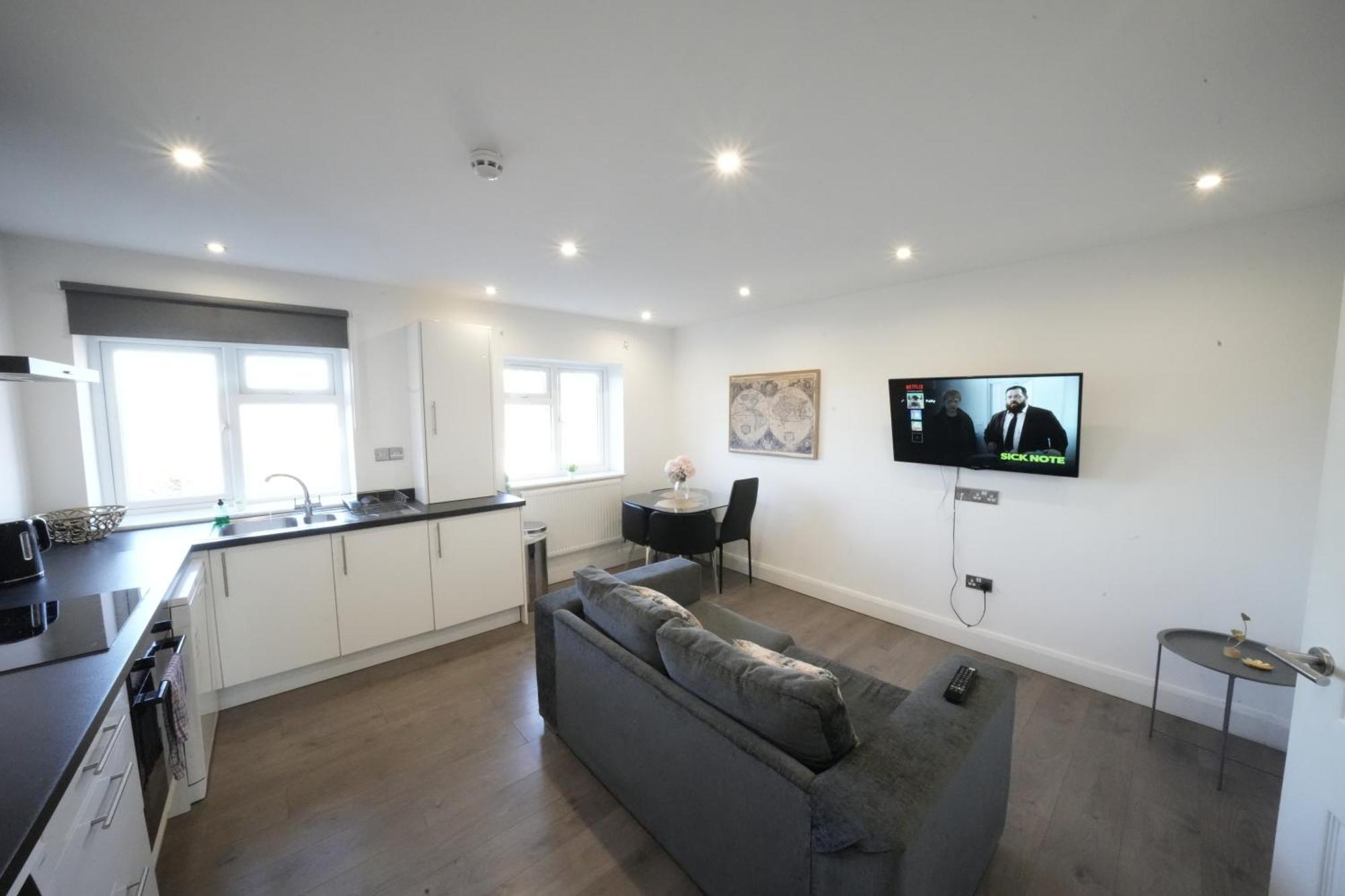 Hatton Apartments Heathrow Airport- Free Parking-Free Underground To And From Heathrow Airport Hatton Cross See Picture-See London Fast Hatton Cross To Central London 30Min Kültér fotó