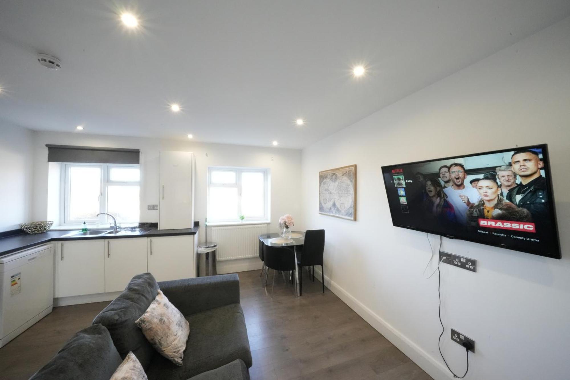 Hatton Apartments Heathrow Airport- Free Parking-Free Underground To And From Heathrow Airport Hatton Cross See Picture-See London Fast Hatton Cross To Central London 30Min Kültér fotó