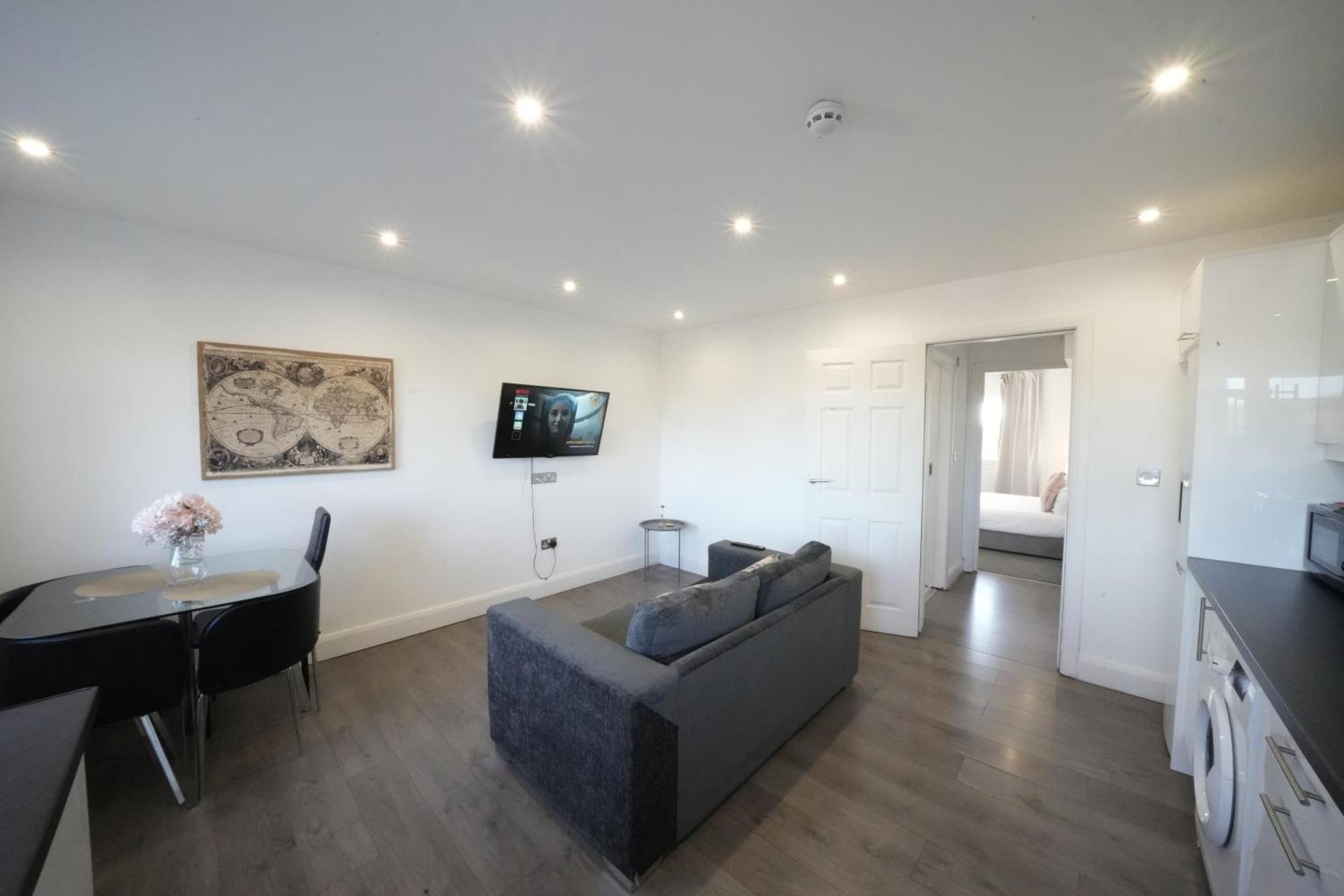 Hatton Apartments Heathrow Airport- Free Parking-Free Underground To And From Heathrow Airport Hatton Cross See Picture-See London Fast Hatton Cross To Central London 30Min Kültér fotó