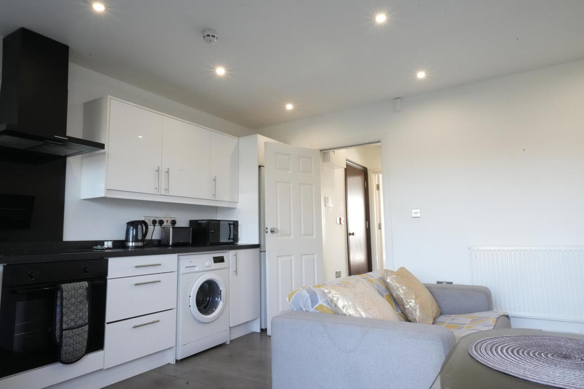 Hatton Apartments Heathrow Airport- Free Parking-Free Underground To And From Heathrow Airport Hatton Cross See Picture-See London Fast Hatton Cross To Central London 30Min Kültér fotó